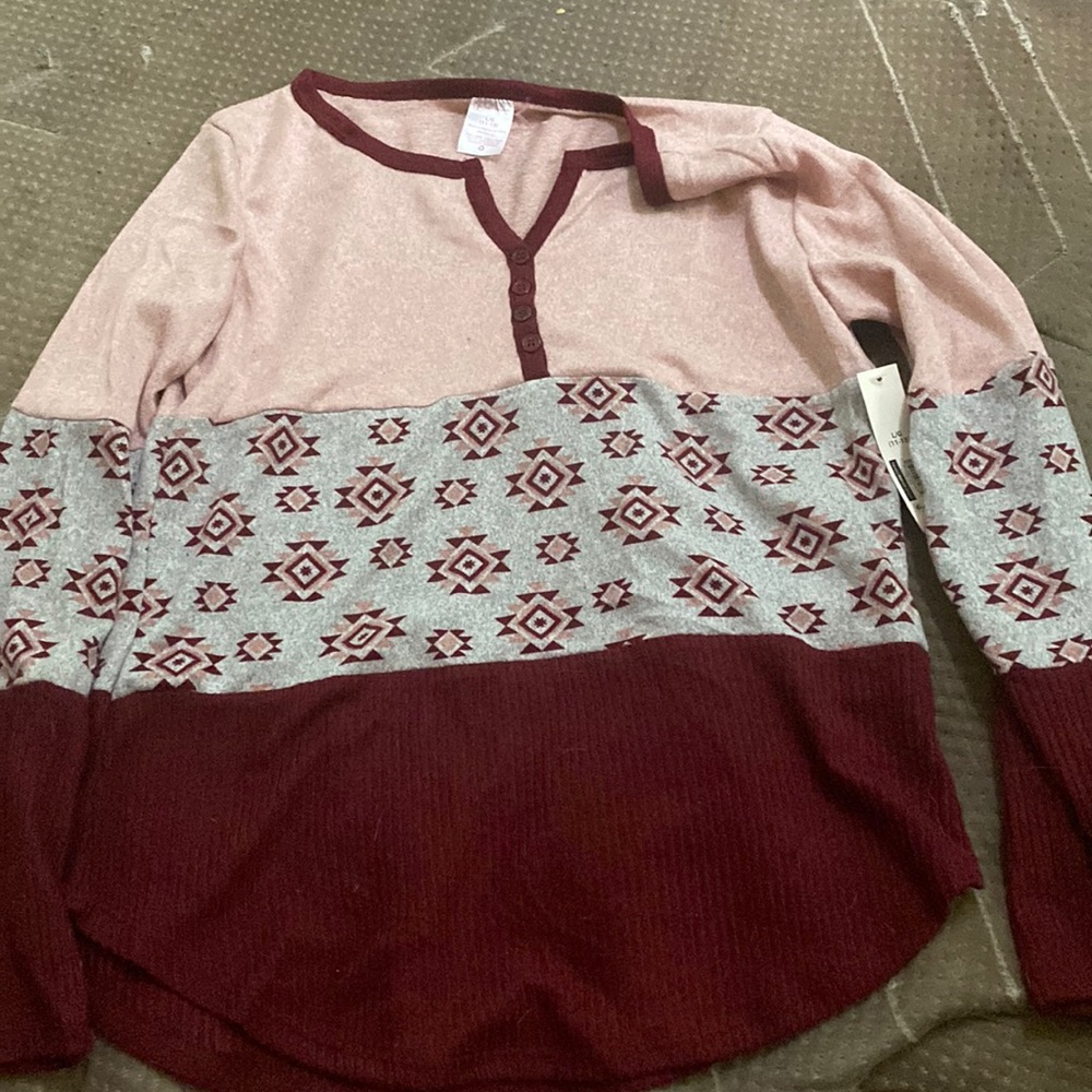 Long sleeve tee